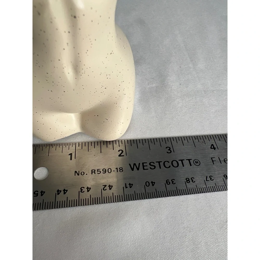 Speckled Unbranded Female Torso Bud Vase Unisex Small Cream Excellent